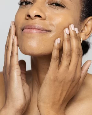 Vivier Advanced Skin Lightening Serum - Image 3
